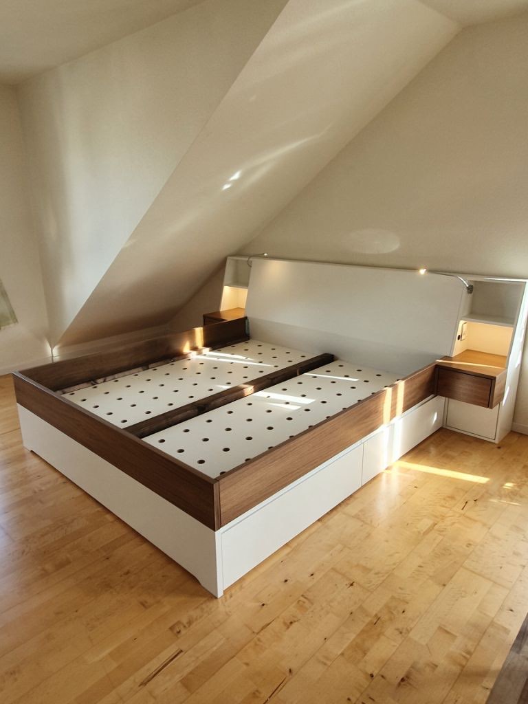 Bett Nussbaum Weißlack schubladen, Betten & Schlafzimmer, Tischlerei Giefer Brühl