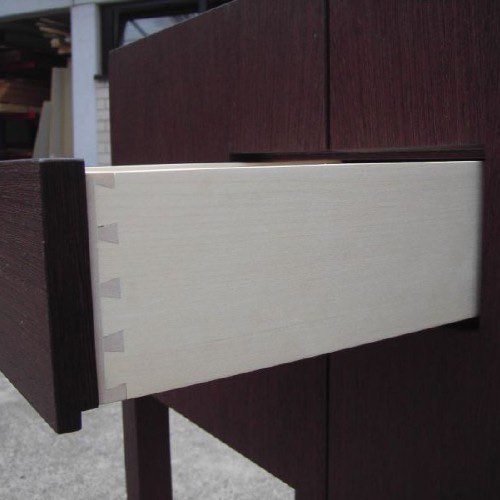 Gesellenstück Beistellkommode in Wenge von Anna Helbach (geb. Wilczek), Bild 6