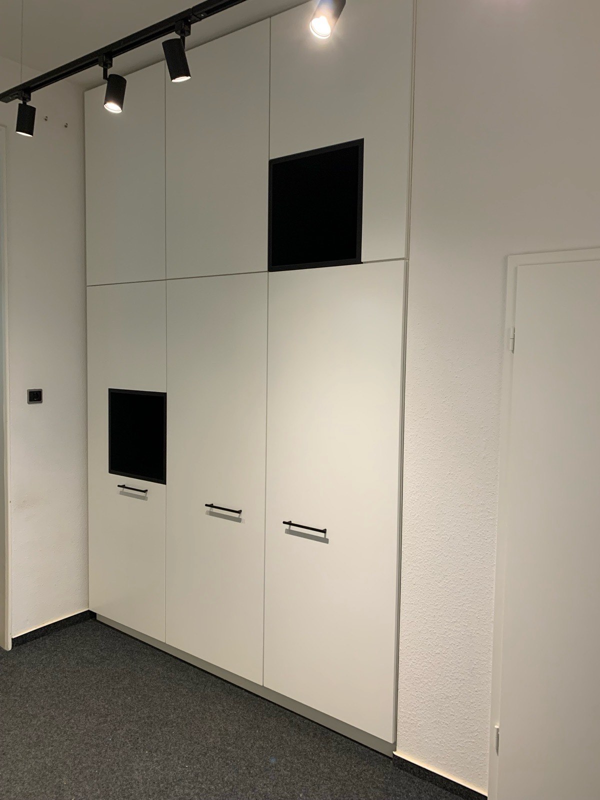 Bueroschrank teekueche Weißlack schwarzmatt, Schrankwände & Einbauschränke, Tischlerei Giefer Brühl
