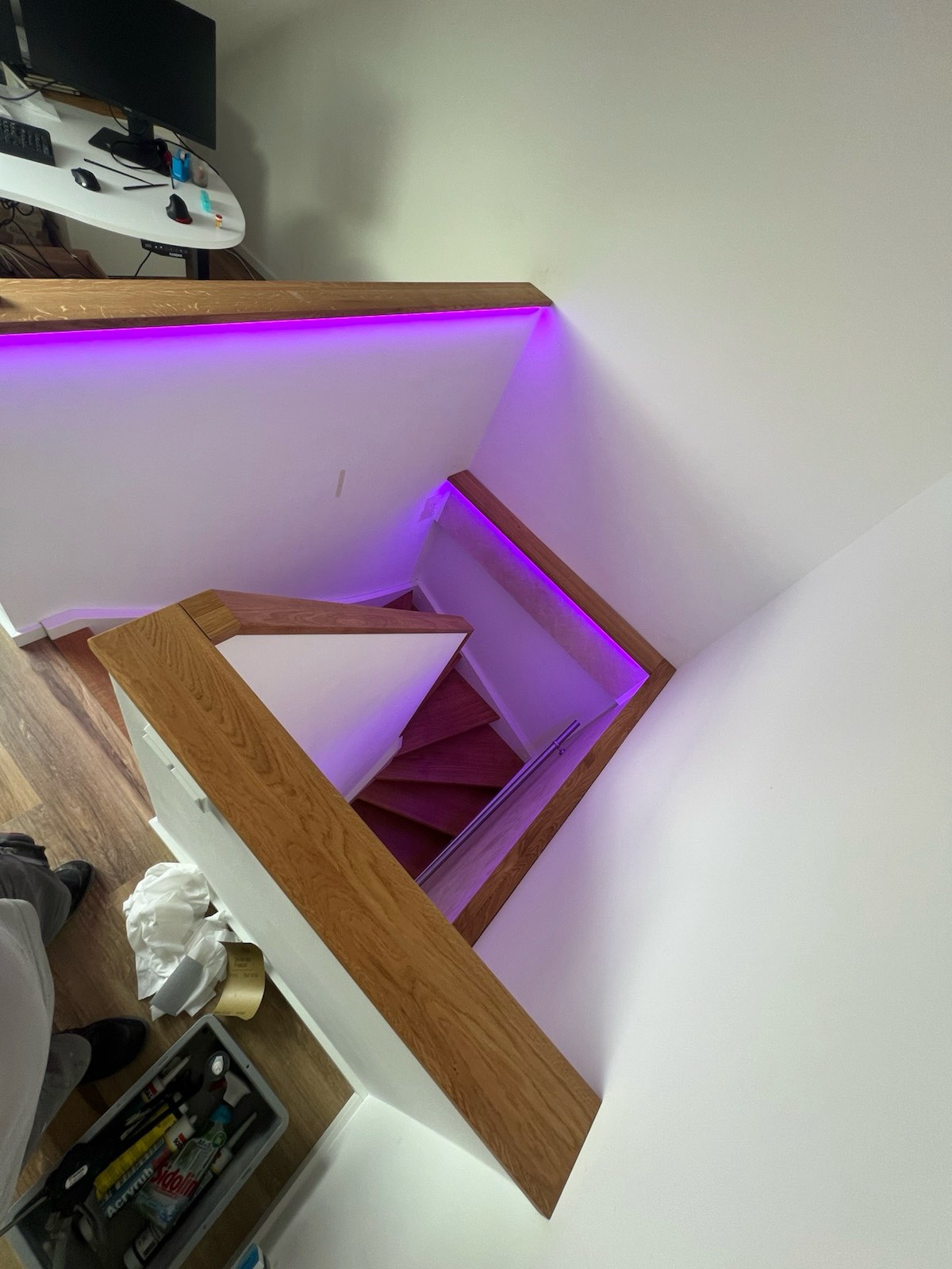 Mauerabdeckung treppenhaus eiche LED RGB, Treppenbau, Tischlerei Giefer Brühl